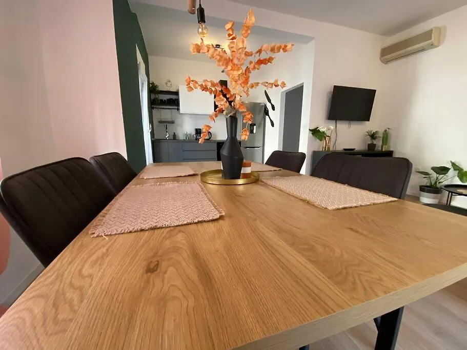 Green Oasis New Apartment Pula 0*,