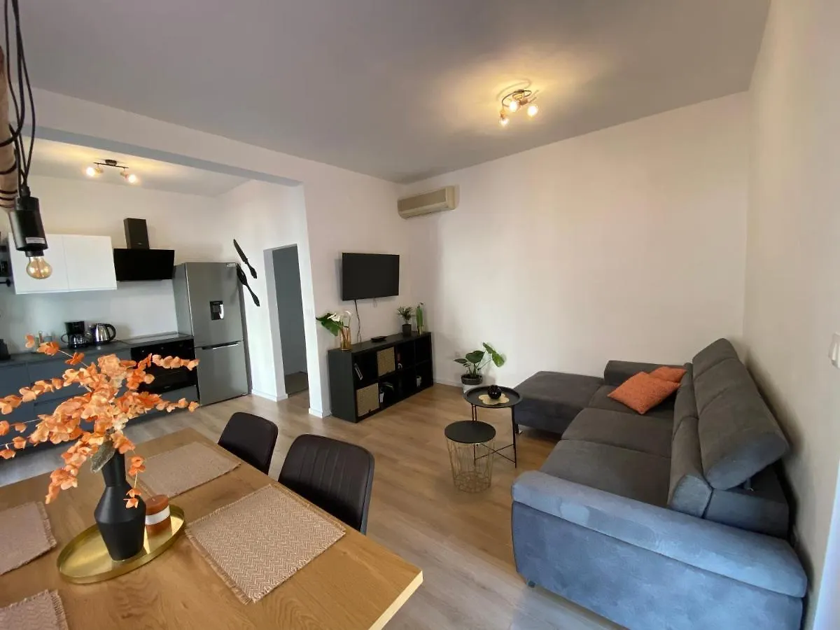 Green Oasis New Apartment Pula